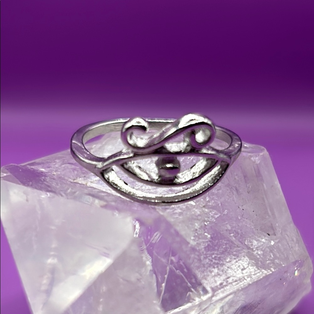 Exclusively Fancy Silver Eye of Horus Ring Size 7 - Picture 6 of 8